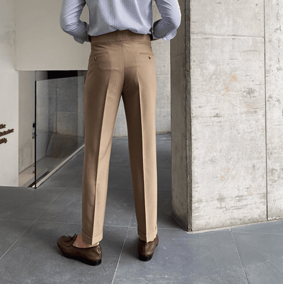 Hoog getailleerde pantalon met plooien